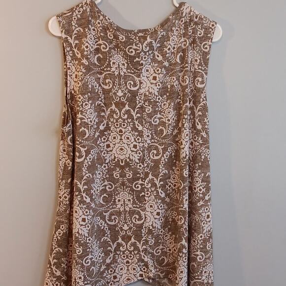 EUC SJS Brand Women's Top Sleeveless V-Neck Handkerchief Hem 2X - Picture 5 of 6